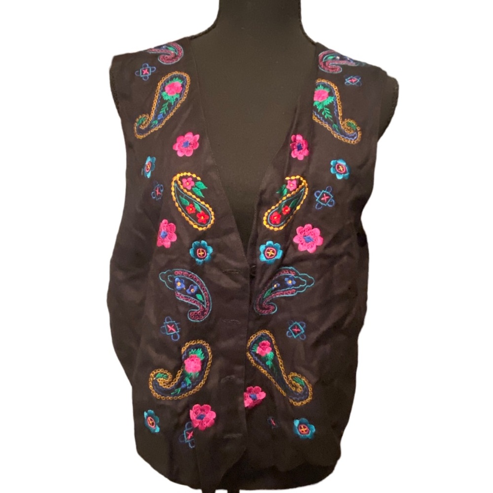 🌟🔥 BOGO Sale🔥🌟 Paisley print vest